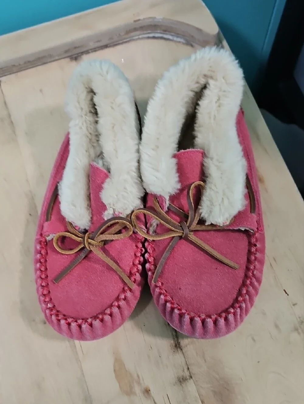 Kids Size 3 Pink Faux-Suede Minne- Tonka Moccasin indoor/outdoor Plush Lining